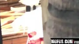 Nach der Dusche wird anal gefickt