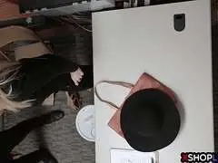 Diebisches Girl und Oma ficken mit dem Detektiv