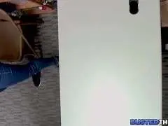 Blonde Diebin vom Detektiv gefickt